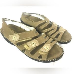 La Plume Beige Leather 3 Strap Sandals Open Toe Slingback Shoes Women Size 7